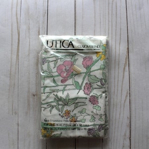 Vintage New Utica JP Stevens Pastel Floral Pattern Set Of Two Pillowcases 1970s