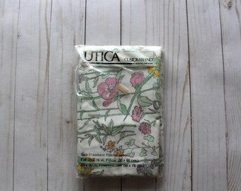 Juego de dos fundas de almohada vintage Utica JP Stevens con estampado floral en tonos pastel, década de 1970