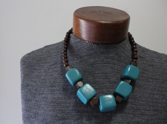 Vintage Chunky Wooden Blue Square Bead Necklace 1… - image 3