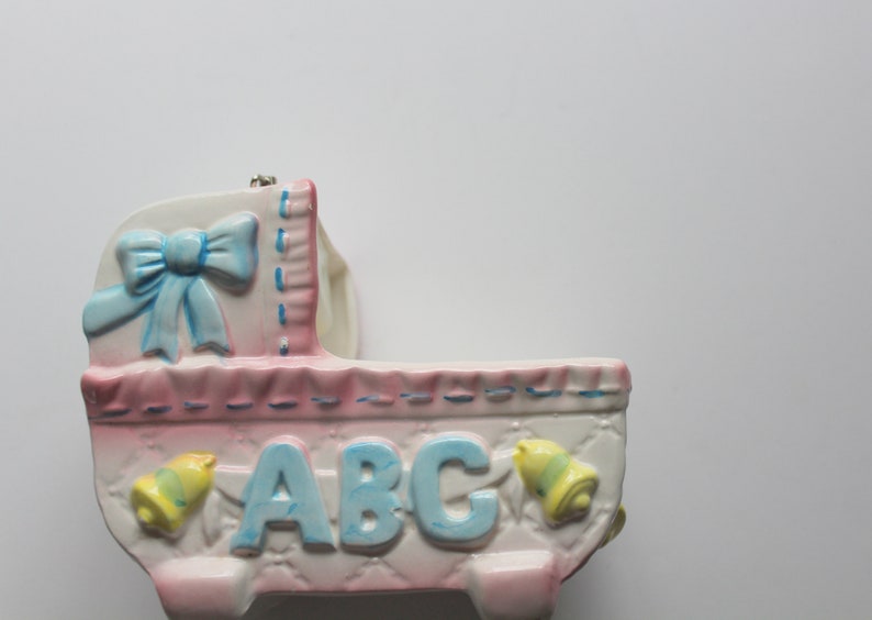 Vintage My-Neil Ceramic Bassinet Musical Planter Rock-A-Bye Baby 1985