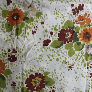 Vintage New Edgemont Floral Pattern Twin Fitted Bottom Sheet With Twin Flat Sheet 1970s