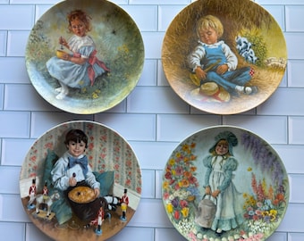 Juego vintage de 4 platos de porcelana Reco de la serie Mother Goose, década de 1980.