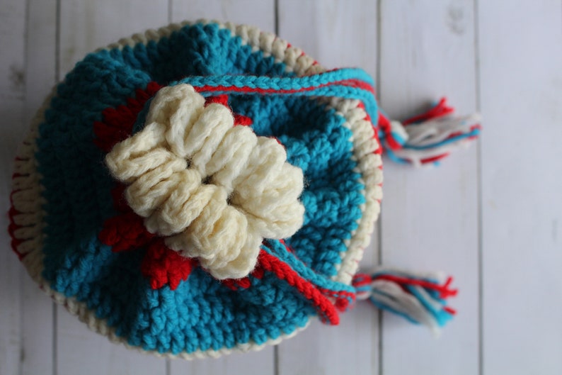 Vintage Handmade Recycled Bottle Red White Blue Stripes Crochet Drawstring Bag 1980s zdjęcie 4