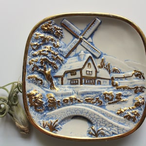 Vintage Crest Mold Inc 3D Windmill Scene Ceramic Collectible Plate Wall Hanging 1981