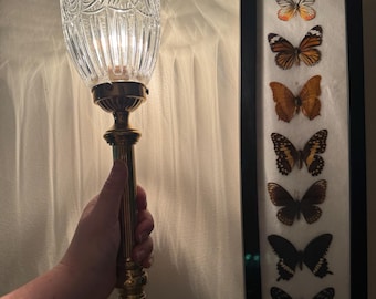 Lampa stołowa Hurricane Torchiere z mosiądzu i trawionego kryształu, stylizowana na starą, z lat 80. XX wieku