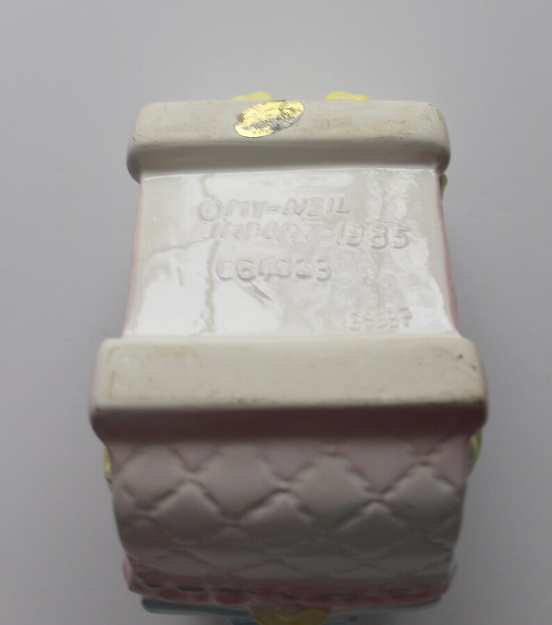 Vintage My-Neil Ceramic Bassinet Musical Planter Rock-A-Bye Baby 1985