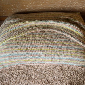 PDF Knit Pillow Pet Bed w/Blanket Pattern image 1