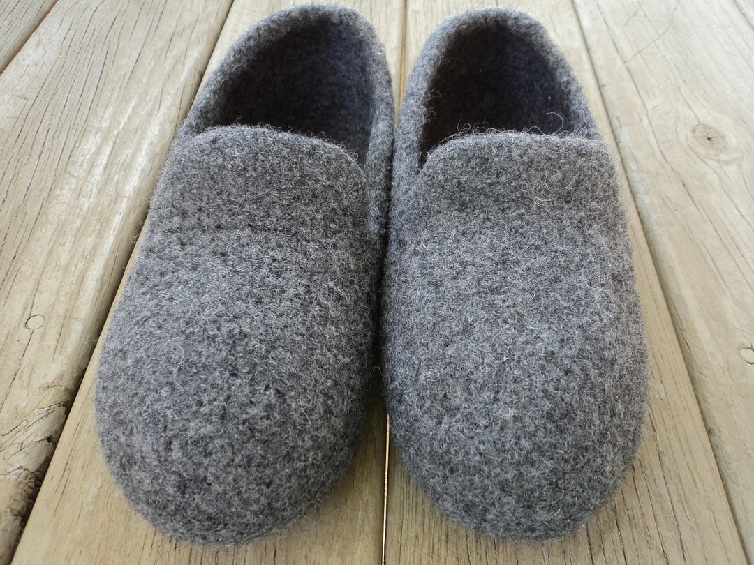 PDF Big Guy's Slipper Felted Wool Knitting Pattern Large US Mens - Main Image