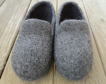 PDF Big Guy's Slipper Felted Wool Knitting Pattern Large US Mens sizes 14-17