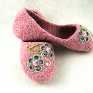 PDF Ladies House Slippers Felted Knit Pattern - No Sewing Required