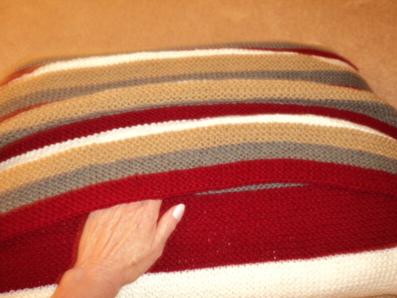 PDF Knit Pillow Pet Bed w/Blanket Pattern image 5