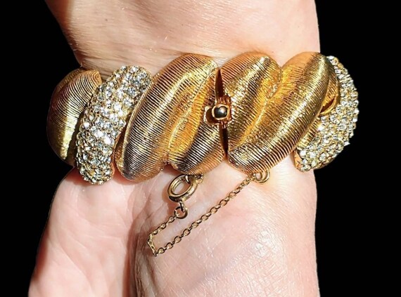 CASTLECLIFF Bold Twist Link Statement Bracelet, B… - image 6