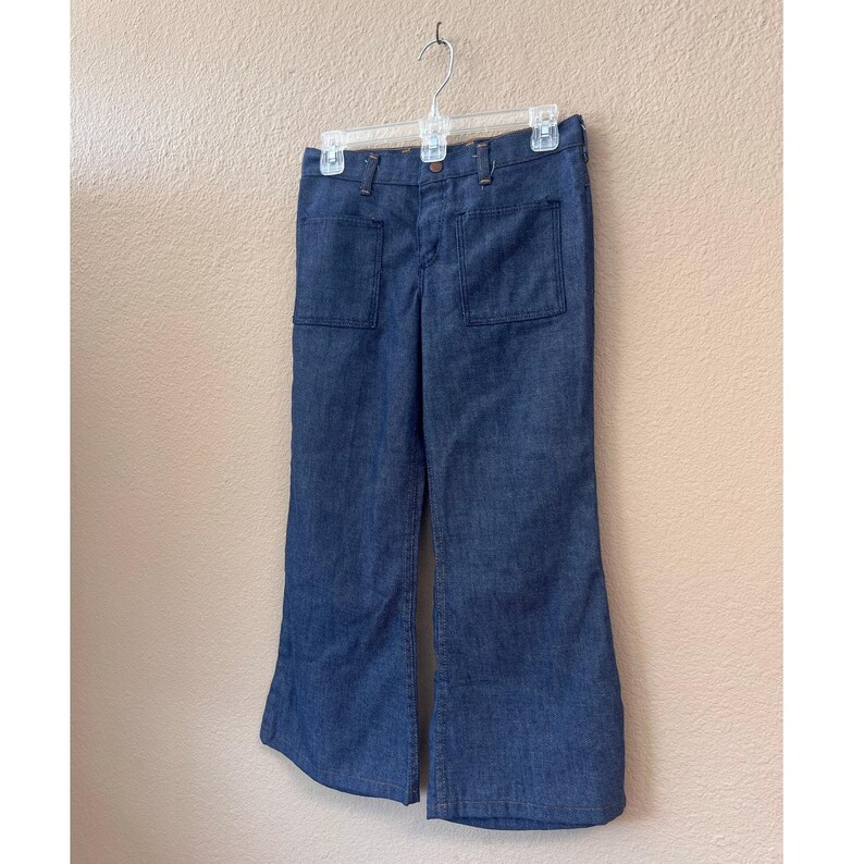 Vintage 70s Wrangler low rise sailor bell bottom jeans size 9 image 2
