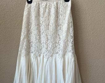 Vintage 50s lace ruffle Vanity Fair half slip skirt size small