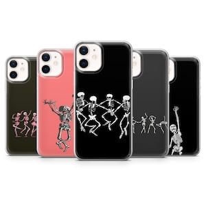 Könnte beinhalten: Eine Auswahl an Handyhüllen mit Skelett-Designs. Die Hüllen zeigen Skelette in verschiedenen Posen, wie beim Tanzen oder mit erhobenen Armen. Die Hintergründe sind schwarz, rosa und grün.