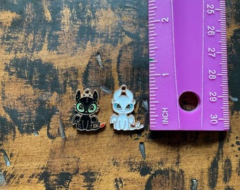 ヒックとドラゴン - キーホルダー - 2種類から選べます！ - Etsy 日本