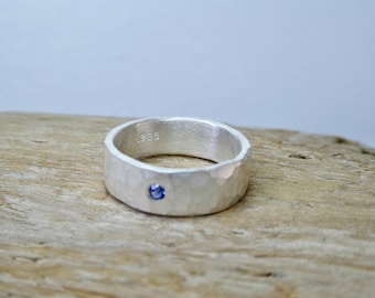 Hand-Hammered 5mm Sterling Silver Ring with Flush-Set Yogo Sapphire