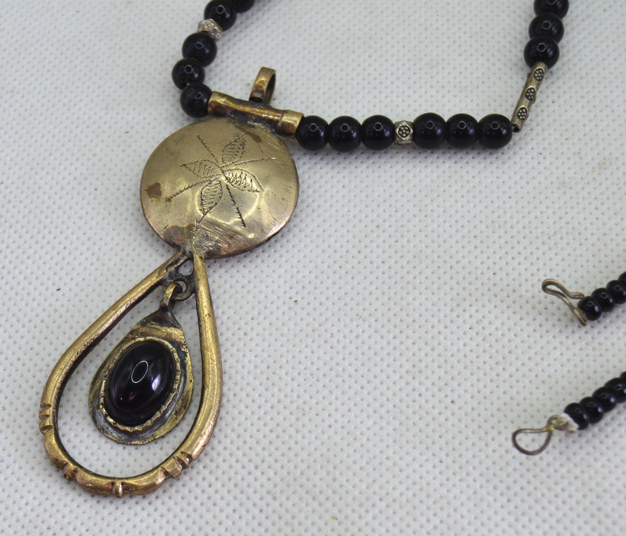 Collier Berbère En Argent Poinçonné Avec Agate - Style Oriental - Occasion