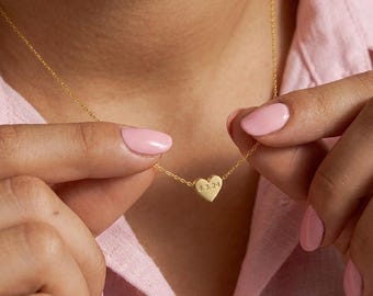 Custom Engraved Heart Necklace, Personalized Date Pendant, Name Engraved Jewelry Gift, Romantic Love Necklace for Her, Anniversary Gift