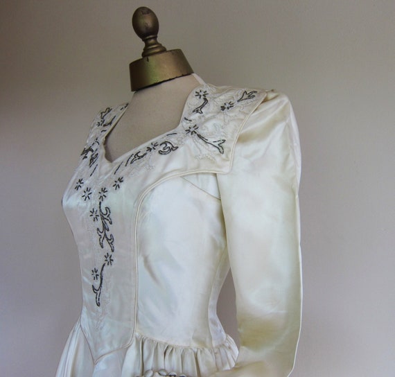 1940s gown, SATIN wedding dress , LONG TRAIN, b