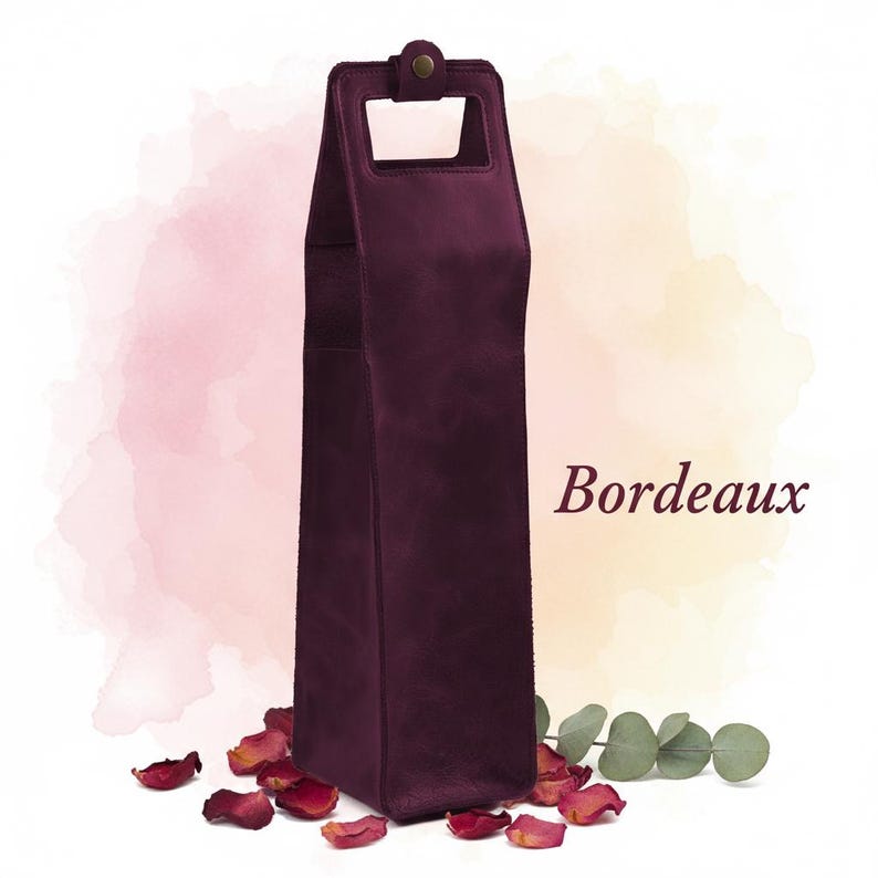 Looking for a unique gift? Impress with this personalized leather wine carrier, handcrafted from premium full-grain leather wine bag and custom engraved for a luxury touch. The perfect 3rd anniversary, groomsmen, or housewarming present for wine lovers.

Groomsmen Gift, Wine Holder, Rustic Leather, Wine Picnic Bag, Luxury Barware, Bottle Holder, 3rd Anniversary, Housewarming Present, Travel Drink Case, Mens Birthday Idea, Father Day Present, Unique Bar Decor, Leather Wine Bag