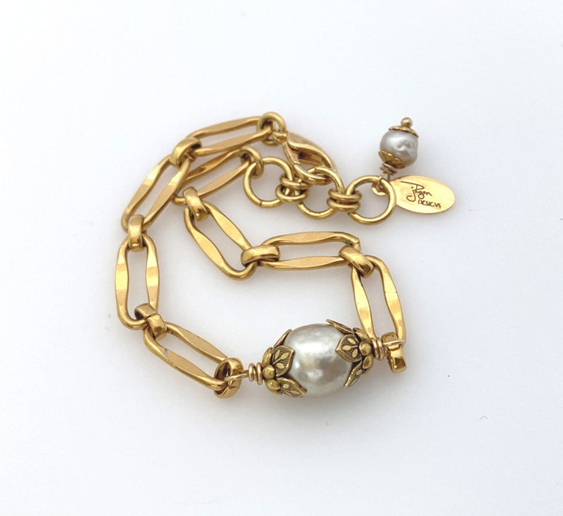 Simple Minimalist Layering Bracelets for Women Handmade Jewelry Gold Tone Chain Link Bracelet Gift for Her Pearl Bracelet