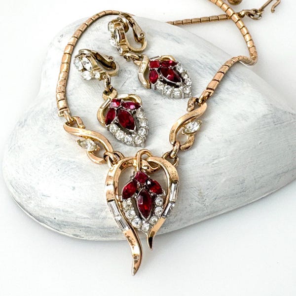 Rare TRIFARI Red Rhinestone Necklace Clip On Earrings Jewelry Set, Gold Tone Color