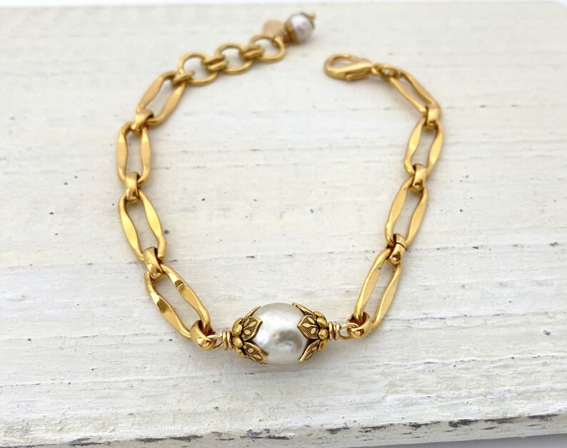 Simple Minimalist Layering Bracelets for Women Handmade Jewelry Gold Tone Chain Link Bracelet Gift for Her Pearl Bracelet