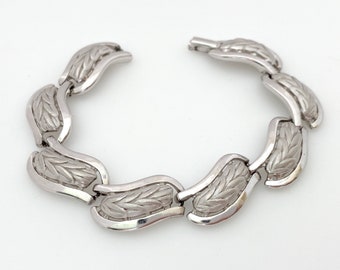 TRIFARI Bracelet, 1960s Vintage Trifari Jewelry, Silver Tone Leaf Link Bracelets for Women, Costume Jewelry Wheat Accent