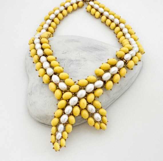 TRIFARI Necklace Earrings Set, Trifari Pearl Stat… - image 4