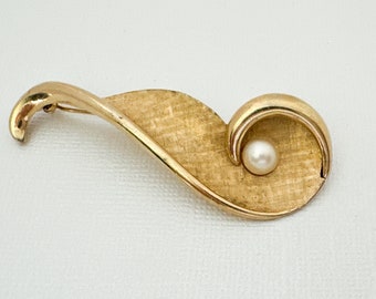 Vintage Jewelry MARCEL BOUCHER Pearl Brooch Pin, Gold Tone Classic Elegant Everyday Brooches for Women Designer Signed Gift for Her