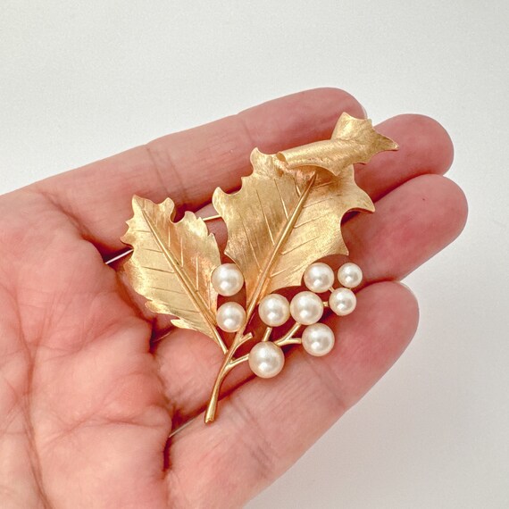 Trifari Pearl Leaf Brooch, Vintage Jewelry Brooch… - image 4