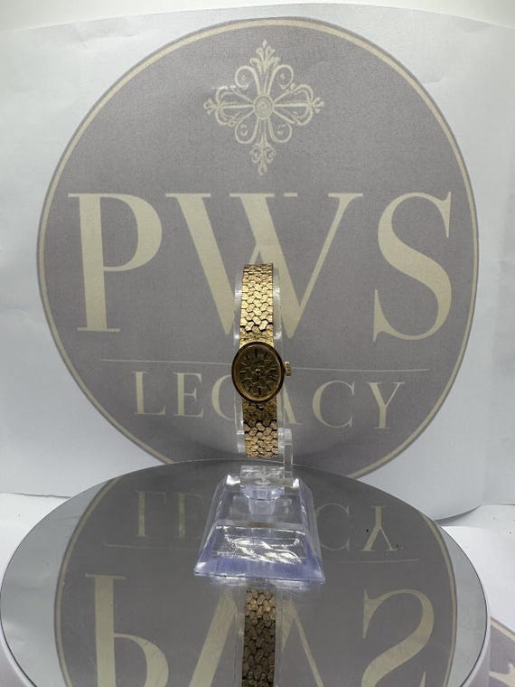 Everite Ladies Vintage Gold Tone Bracelet Watch (PWS1159)