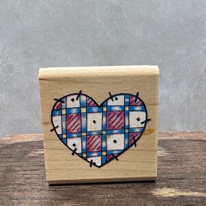 Sello de goma con forma de corazón de patchwork usado Ver todas las fotos Estampada de goma