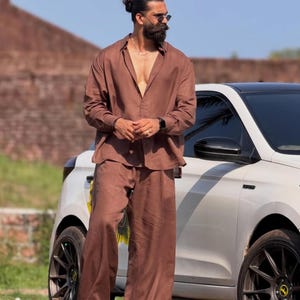 Conjunto masculino de veludo cotelê estilo Bollywood em algodão - Blusa e calça folgadas, ideal para resorts e praia. Conjunto coordenado. imagem 3