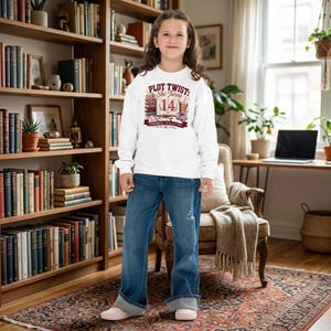Plot Twist 14-årsdagströja, Bokälskare Kapitel 14 Rund hals, Tonårsläsaroutfit