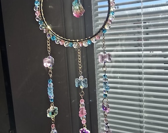 Pastel Bow Aura Quartz Suncatcher – Beaded Hoop Window Hanging, Rainbow Prisms