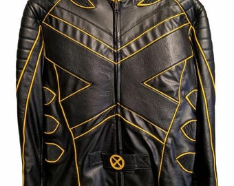 Futuristisk läderjacka i superhjältestil | Hjältekostym i bikerstil
