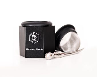 POWdERグラインダー – 精密なファインメッシュスパイスグラインダーと金属製マドラー – 高級六角形アルミニウムデザイン