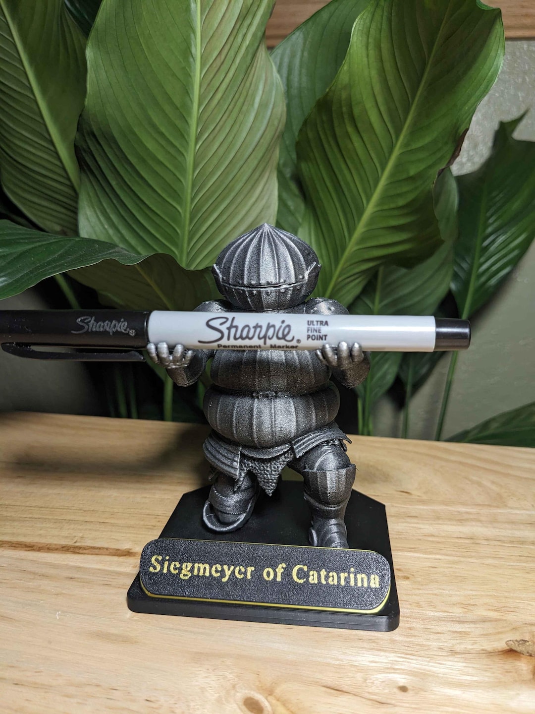 Siegmeyer of Catarina Pen Holder | Dark Souls Desk Organizer | Hand Painted & Sealed 3D Printed Figure | Gamer Desk Decor - Etsy Canada