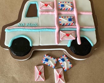 Sweet Mail Truck Tic Tac Toe Set