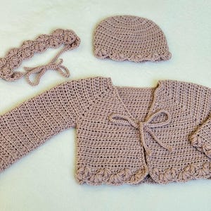 Mauve Pink Crochet Baby Cardigan Set with Matching Hat, Headband (6-12 Months) immagine 3