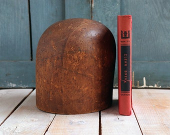 Clean Break, by Lionel White, 1955 First Edition Hardcover, A Dutton Guilt Edged Mystery. Acceptible condition.