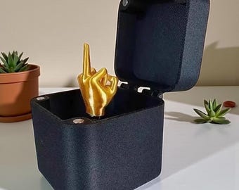 Grappige pop-up geschenkdoos, verrassingsdoos middelvinger, grap speelgoed voor vrienden, hilarische nieuwigheid bureau of interieurcadeau