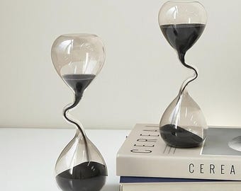 Svart timglas, modern heminredningsaccessoar, minimalistisk bordsdekoration, estetisk glashantverksgåva