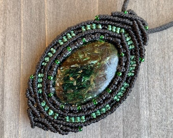 Fuchsite Mica macrame wrapped cabochon pendant handmade jewelry