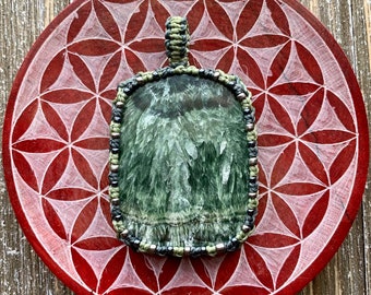 Seraphinite macrame wrapped stone pendant macrame jewelry cabochon