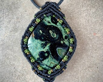 Kambaba Jasper macrame wrapped stone pendant macrame jewelry cabochon