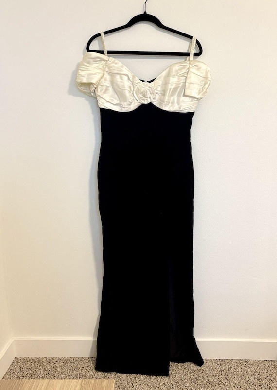 zum zum by niki livas 90s vintage dress Black Velvet Rosette Maxi Evening Gown Prom dress