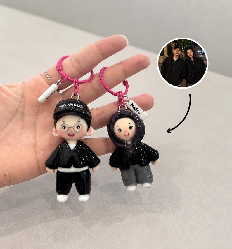 Personalized Clay Couple Keychain, Custom Clay Keychain from Photo, Handmade Clay Figurine, Mini Figurine Keyring image 4
